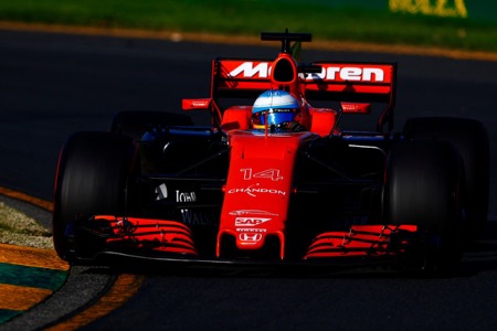 【決勝スピード計測】アロンソ、約27km/h差を抑え込んだ驚異的な走り／F1開幕戦オーストラリアGP決勝レース