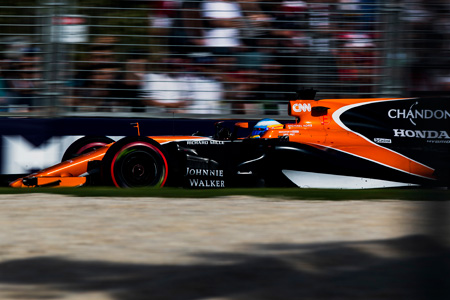 【マクラーレン・ホンダ】アロンソ、全身全霊で運転「今年のクルマは楽しい。ポイント圏内はビックリ」