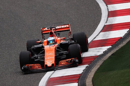 【予選Q1速報】アロンソQ2進出、最終コーナーでクラッシュ発生／F1中国GP