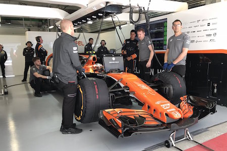 【マクラーレン・ホンダ】バンドーン、15グリッドペナルティ　パワーユニット交換の2017年ペナルティ第一号