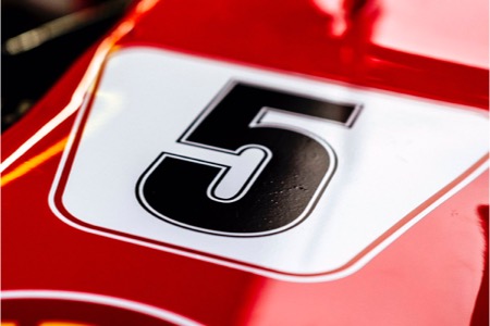 【画像・動画】F1はアメリカ流へ･･･新規則に対応したフェラーリ、メルセデスの大きくて目立つカーナンバー