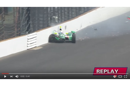 【インディ500動画】雨で滑りやすいコース、2台がクラッシュしたファストフライデー