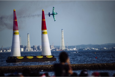 【レッドブル・エアレース】室屋義秀、予選4位から優勝を狙う。3万人超えのファンが来場