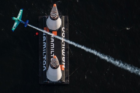 【レッドブル・エアレース】室屋義秀、ファイナル4へ進出！