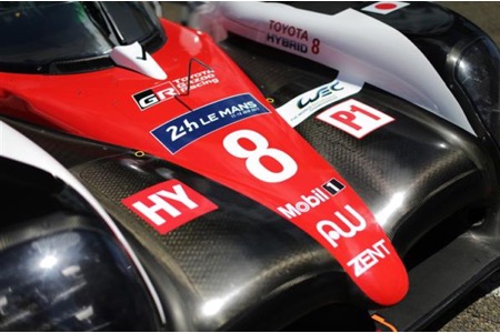 【動画：ル・マン24順位】2番手走行中のトヨタ8号車、トラブルで修復作業中／8時間経過