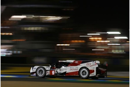 【動画：ル・マン24順位】トヨタ9号車、ナンバーパネルのトラブルで緊急ピットイン／9時間経過