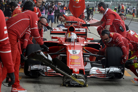 フェラーリが新型エンジンを投入、ドライバーは冷静な反応