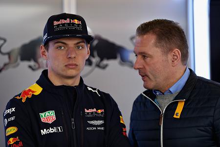 リタイア率50％！「こんなことは受け入れられない」とフェルスタッペン親子