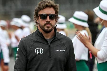 アロンソがマクラーレンに最後通告「ホンダを取るか僕を取るか」