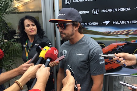 【マクラーレン・ホンダ】アロンソ、マクラーレン・ルノーの新契約とカタロニア独立問題について鈴鹿で語る