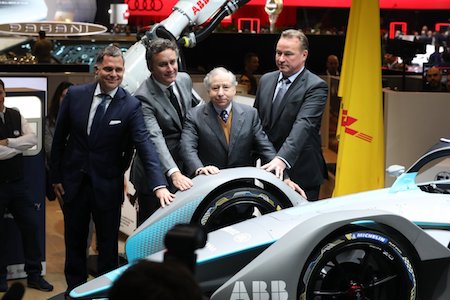 【動画・画像】フォーミュラE、新世代マシンを発表　アンベイルも未来的･･･