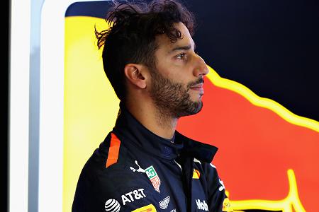 「リカルドは綱渡りをしている」とマーク・ウェバー