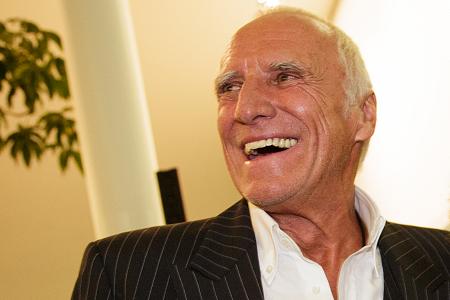 「リカルドが移籍を望むならひきとめはしない」とレッドブルのオーナー