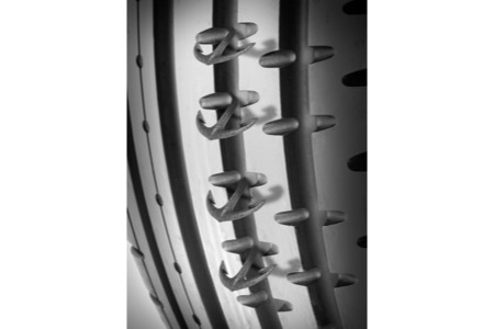 コンチネンタルタイヤ、制動距離を従来の1/2以下に短縮した画期的なタイヤ「AnchorContact」を4月3日より発売開始【4/1ネタ】