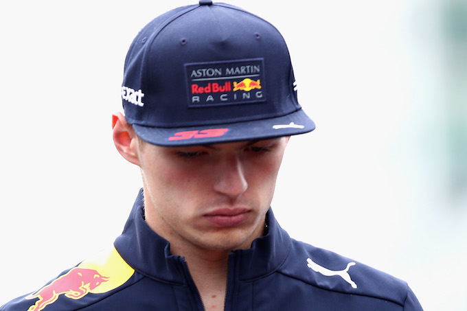 【レッドブル同士討ち】フェルスタッペン「不必要にポイントを失ってしまい、みんなに謝りたい」