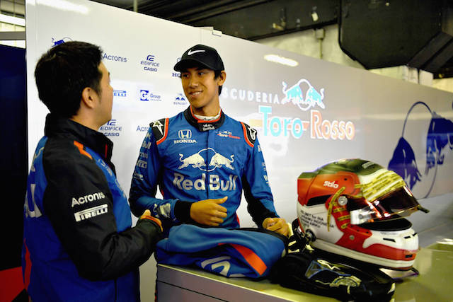 【ホンダF1】「PUの新しいアイデアを試したがシャシーの影響で交換」／F1インシーズンテスト初日