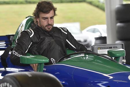 アロンソ「来年のことを決めるにはまだ時間が必要」