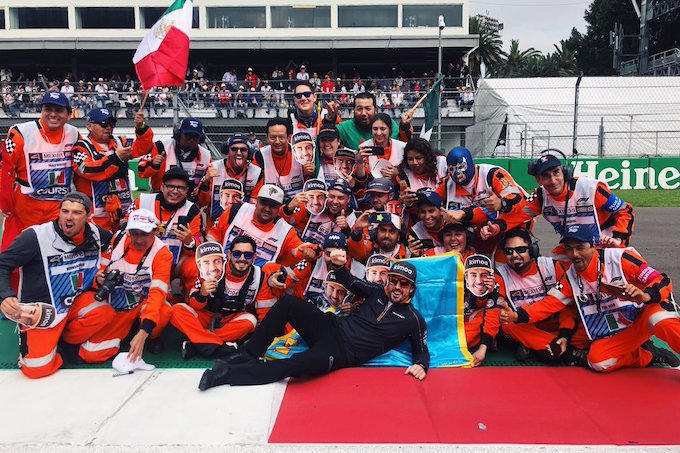 【動画：マクラーレン】アロンソ「100万回に1回の不運だった。悲しいけどメキシコのファンに感動したよ」