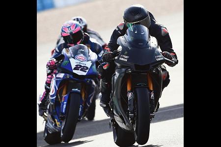 ルイス・ハミルトン、スーパーバイクのテスト走行中に転倒事故