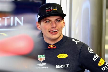 レッドブル・ホンダのフェルスタッペンを警戒するハミルトンとベッテル