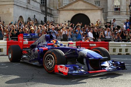 F1が初の全チーム合同シーズンオープニングイベントを実施