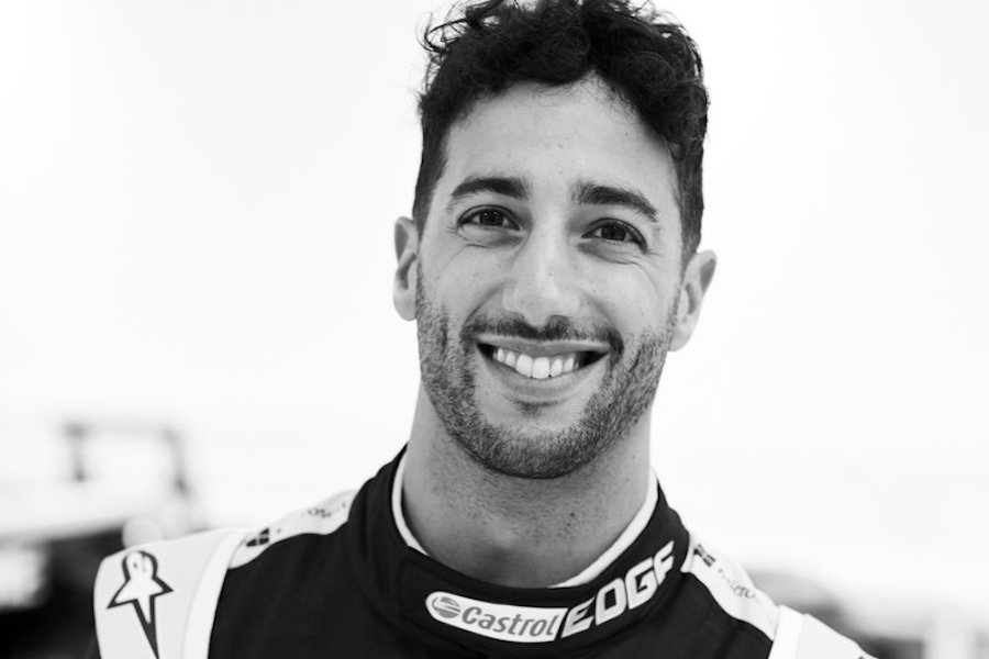 【黄色いウェア画像】ルノーF1に移籍したダニエル・リカルド、“黄色いウェア”と新レーシングスーツをお披露目