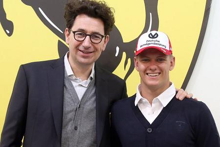 ミック・シューマッハは名前だけで速くなれるわけではないとマネジャー