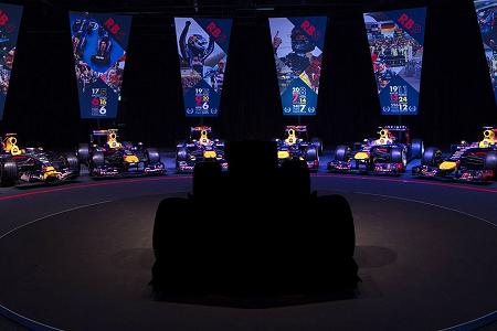 【F1新車発表】「わざとメルセデスにぶつけたわけじゃない」とレッドブル