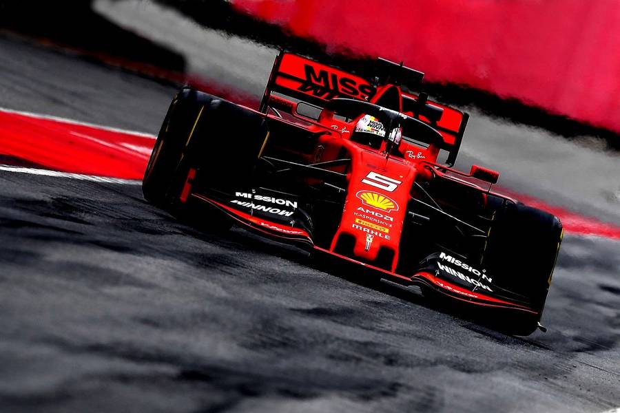 「フェラーリの方がコンマ5秒速い」とメルセデスのボス