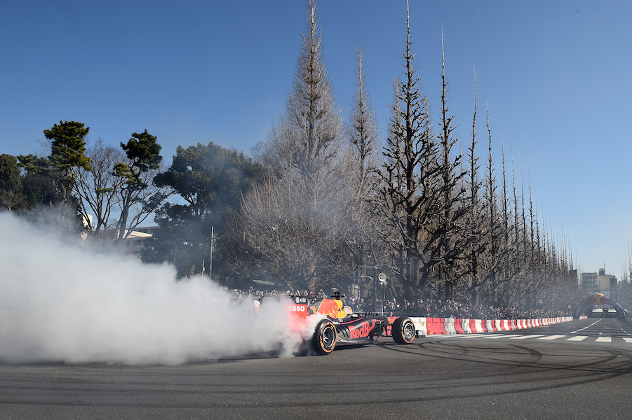 【レッドブルF1】明治神宮外苑前でのドーナッツターン、実はアドリブだった･･･
