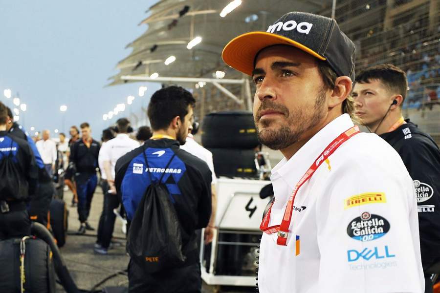 アロンソ「もしサインツが2勝か3勝すればF1引退を後悔するかも」