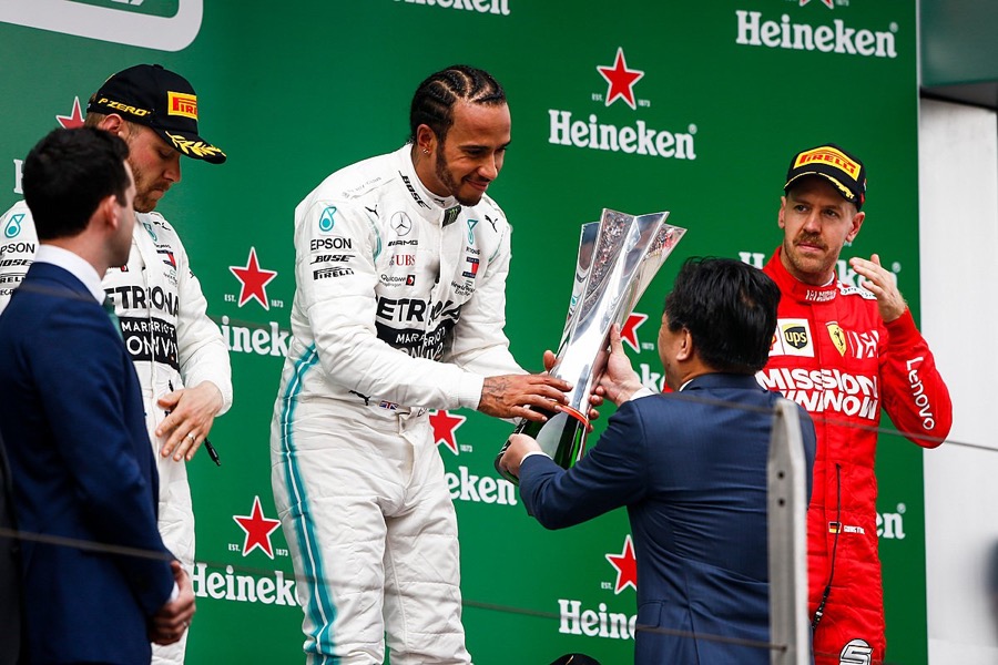 【第1回F1GPの貴重な写真も】ハミルトン、1000戦目でも優勝！900戦目に続き節目のレースで史上初の2勝目
