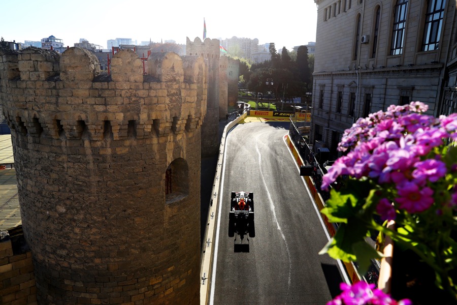 【FP2順位】レッドブル・ホンダ4番手、メルセデスの一台を上回る／F1アゼルバイジャンGP