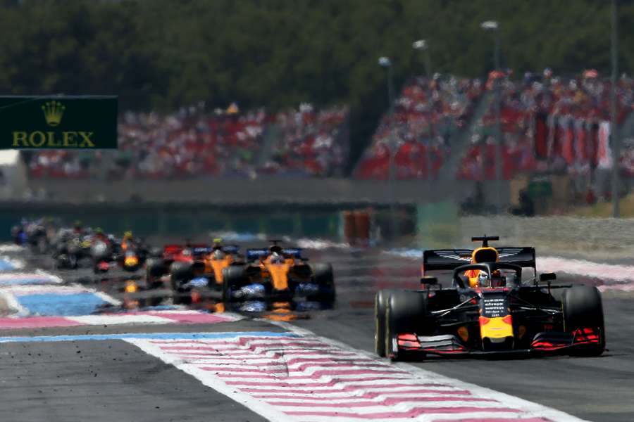 F1レース中の給油復活に関しても慎重に分析すべきだとメルセデスのボス