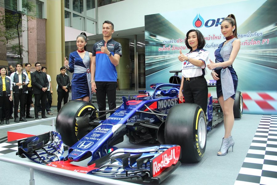 【トロロッソ・ホンダ】タイのオイルブランド「PTTルブリカント」と契約　アルボンがブランド大使に就任