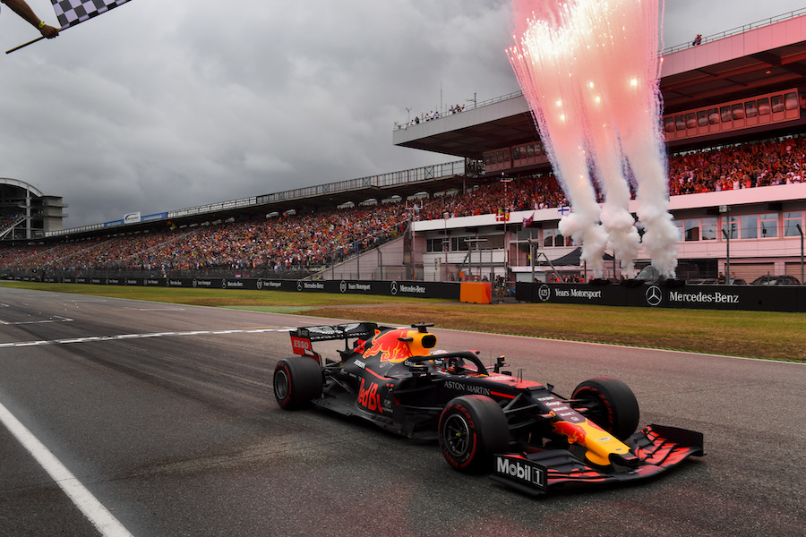 【ピレリ】全ドライバーが初のウェットタイヤ、判断が難しいレースをレッドブル・ホンダが制す