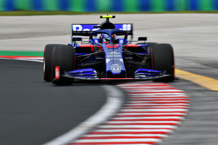 【FP2速報】アルボン、序盤にクラッシュ！セッションは赤旗で中断／F1ハンガリーGP