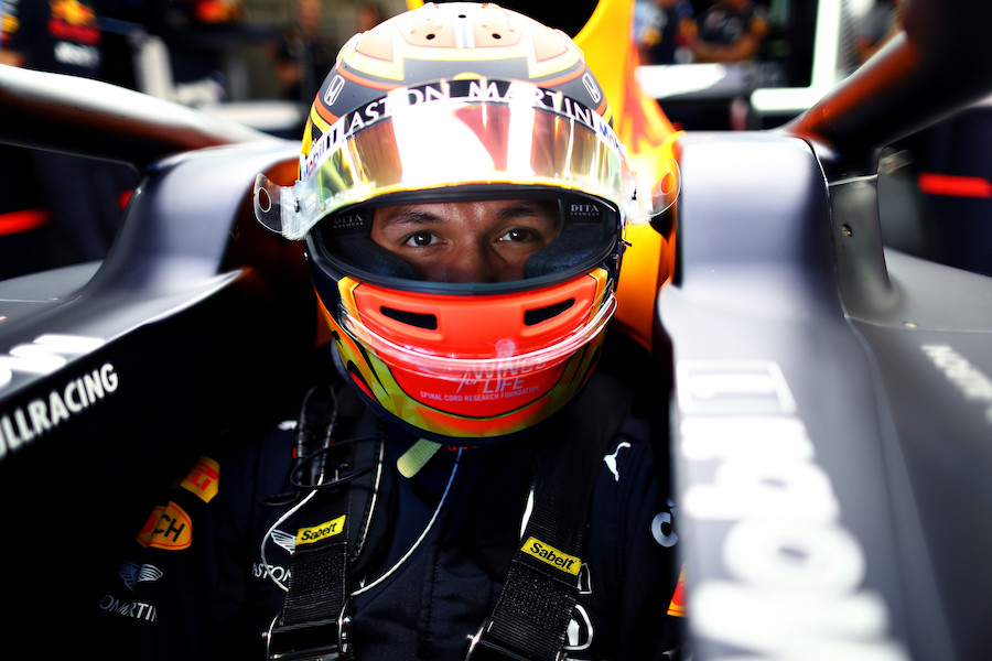 【レッドブル・ホンダ】移籍したアルボン「マシンの感触も良いし学校の初日のようにエキサイティングだったよ」