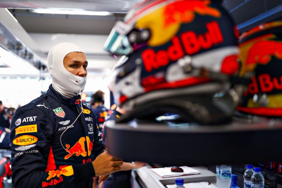 【レッドブル・ホンダ】アルボン「予選2列目を目指す」クルマに慣れてリズムをつかめるか？