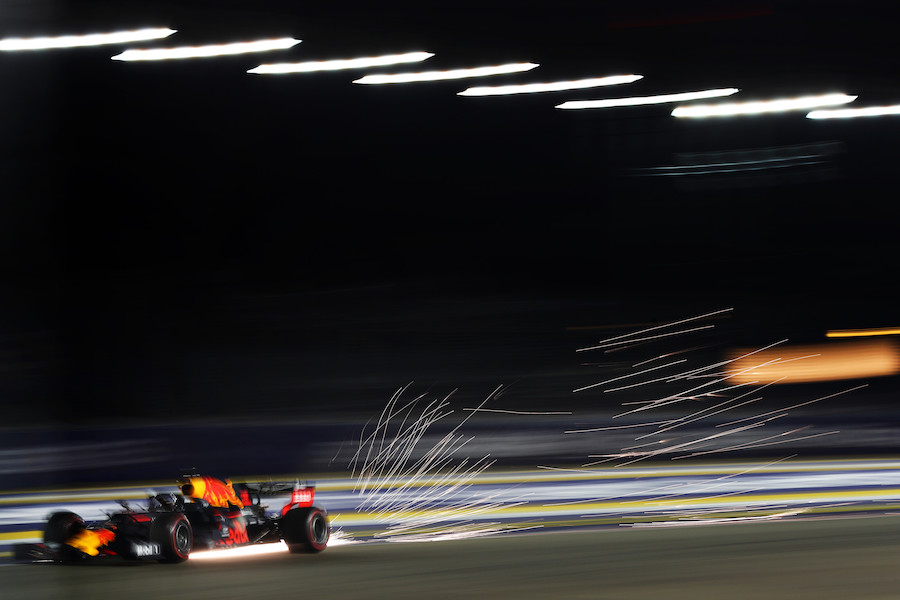 【予選ハイライト動画】レッドブル・ホンダは0.6秒届かず4番手　“過小評価”のフェラーリがポールポジション／F1シンガポールGP