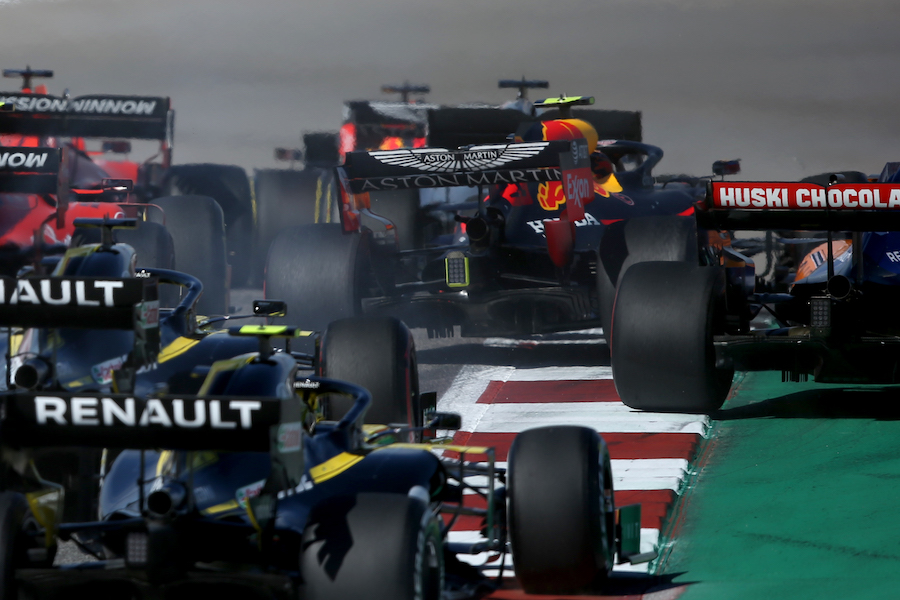 【レッドブル・ホンダ】アルボン、最後尾から5位「ベストを尽くしてオーバーテイクを楽しんだよ」