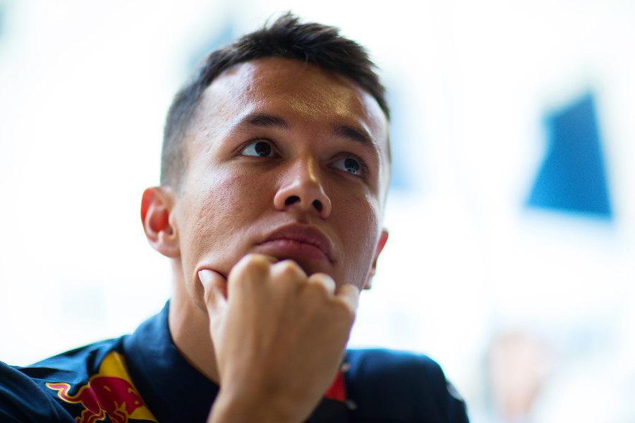 【レッドブル・ホンダ】アルボン「初めてのサーキットを言い訳にしたくないけど･･･」