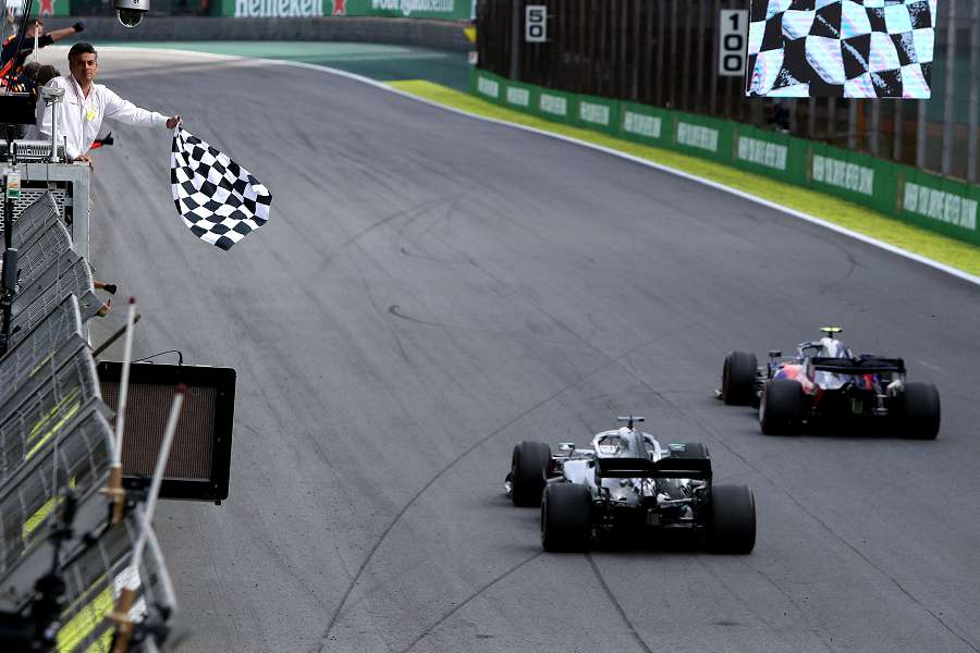 メルセデスがトロロッソ・ホンダを抜けなかったことに“驚いた”と元F1ドライバー