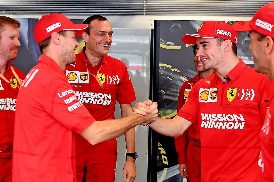 フェラーリF1チーム代表が主張「実際のところベッテルとルクレールは仲がいい」