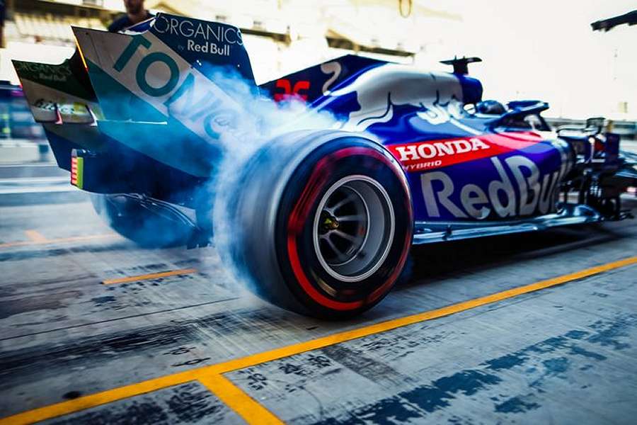 【FP2レポート】トロロッソ・ホンダ2台がトップ10！ランキング5位争いのルノーにプレッシャー／F1アブダビGP