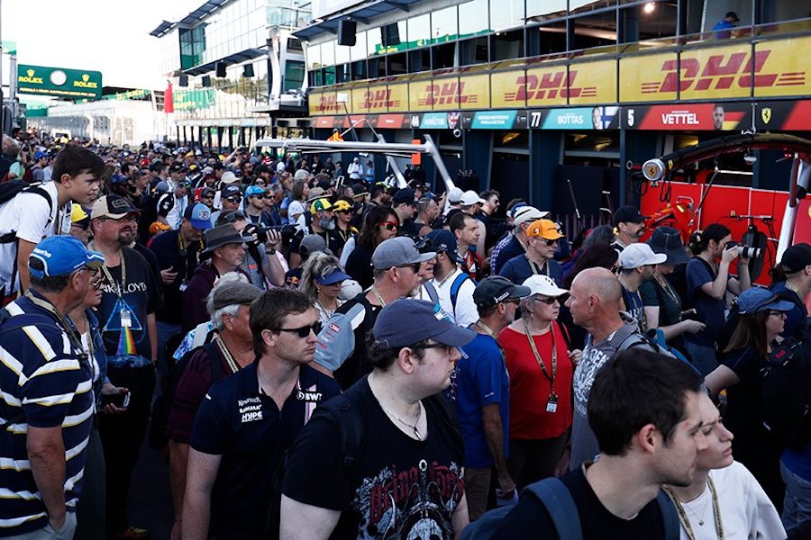 【F1】「木曜日のピットウォークは完全に無責任だ」アレックス・ブルツGPA会長やメディアはホテル待機