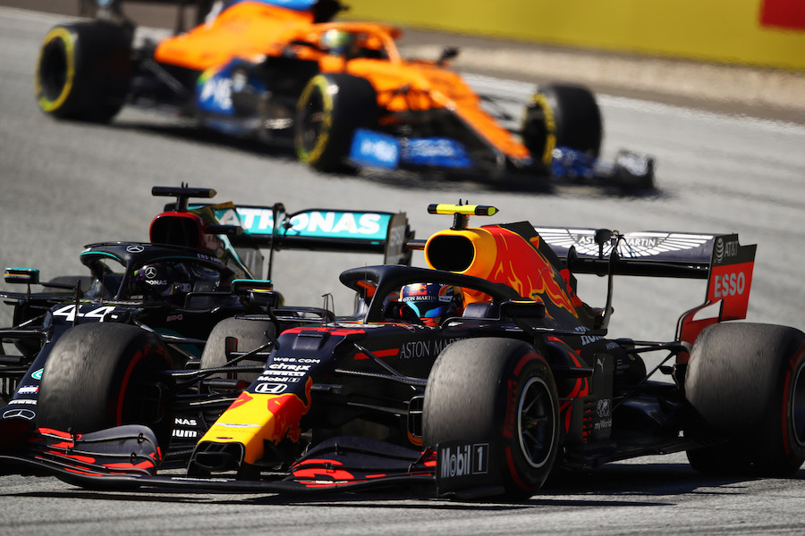 【レッドブル・ホンダF1】優勝狙えた･･･温和なアルボン、ハミルトンにイライラ「ルイスが接触してきて驚いた」／F1オーストリアGP