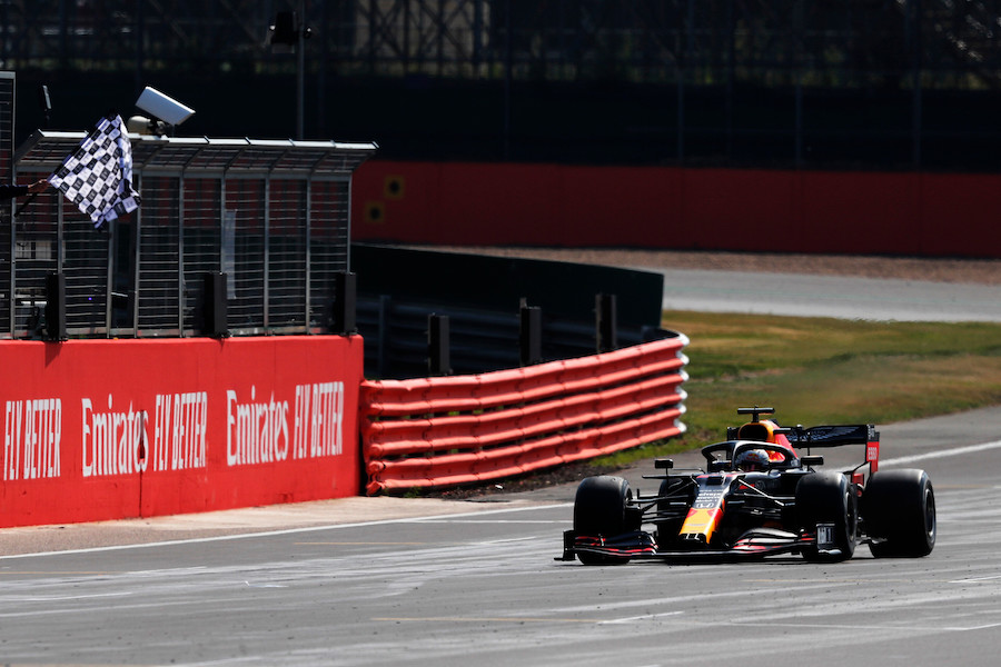 【決勝レースレポート】レッドブル・ホンダが戦略勝ちでメルセデスを止めた！／F1 70周年記念GP