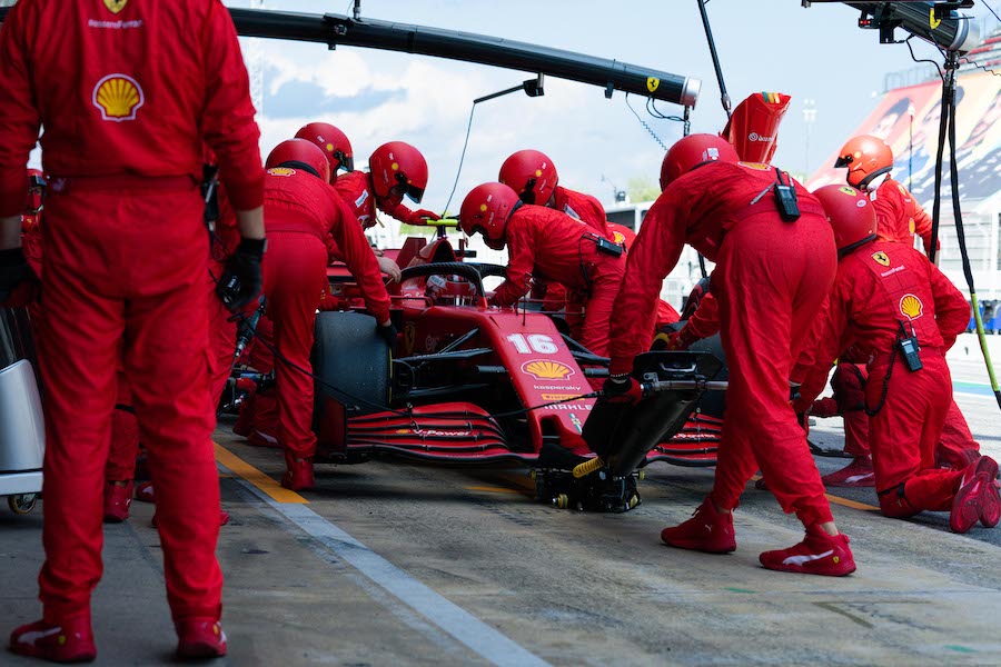 「実は2つの問題があったんだ」突然電源が落ちたフェラーリのルクレール／F1スペインGP