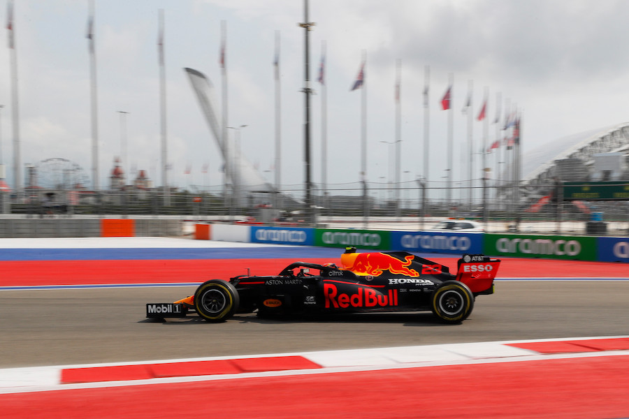 【FP3レポート】ハミルトンがトップ！フェルスタッペンは予選に向けてタイヤ温存か／F1ロシアGP